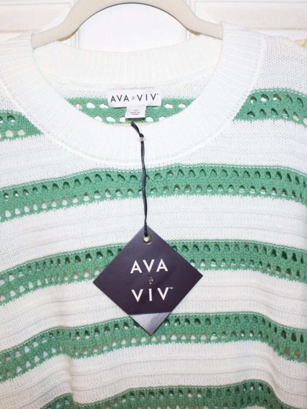NWT AVA & VIV crew neck 3X(24/26W) Pretty color combo! - Picture 2 of 5